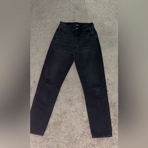 *AMERICAN EAGLE JEANS*